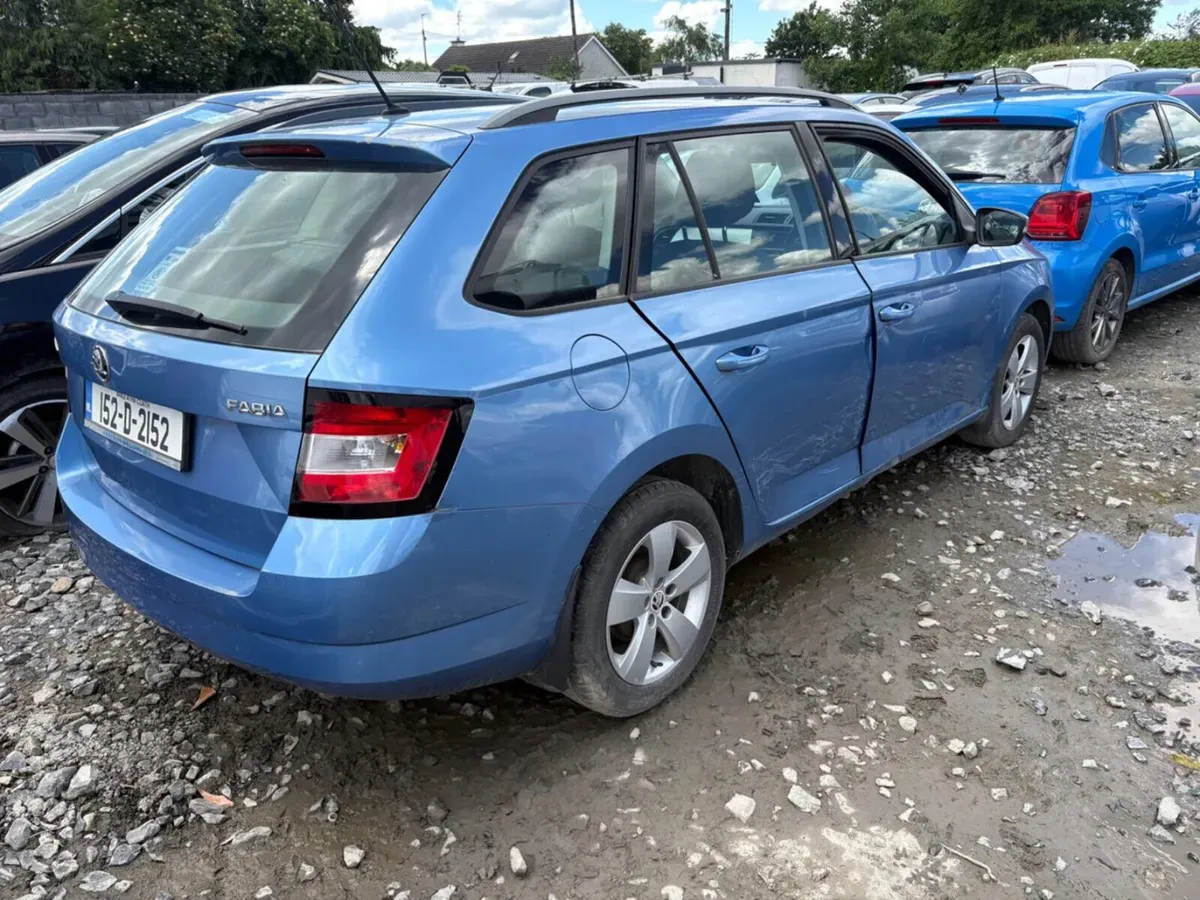 2015 Skoda Fabia 1.0 Petrol drive away - Image 3