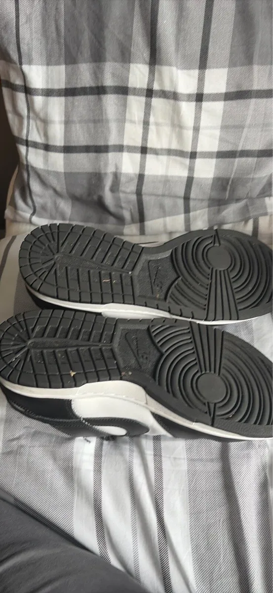 Nike dunks trainers - Image 2