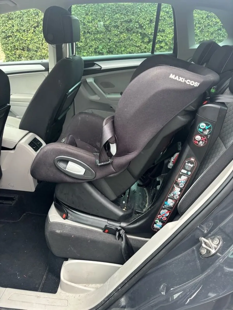 Maxi Cosi Swivel Car Seat - Image 2