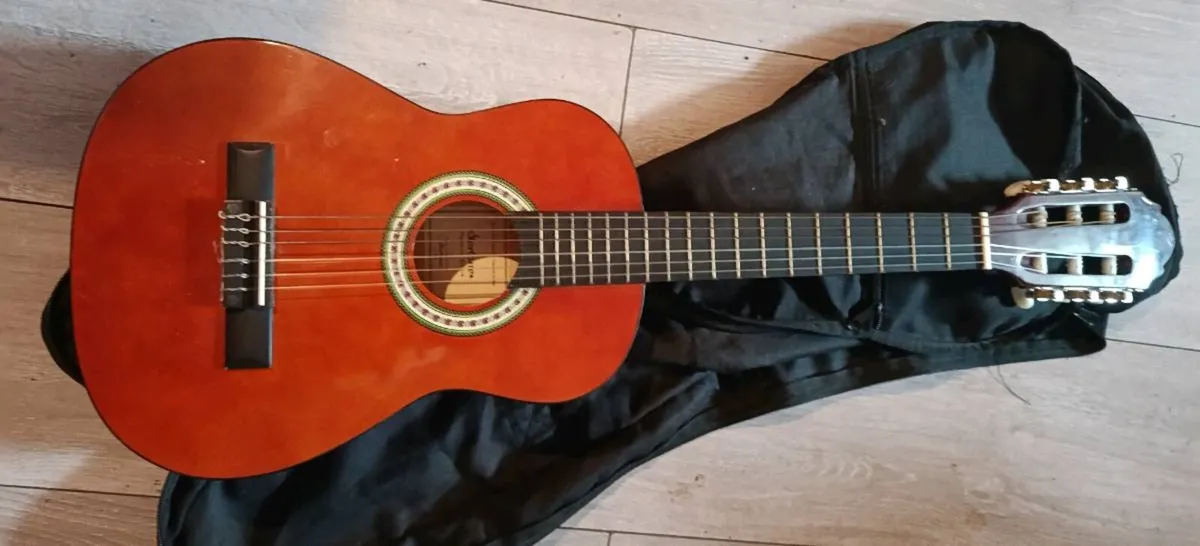 Startone CG guitar - Image 1