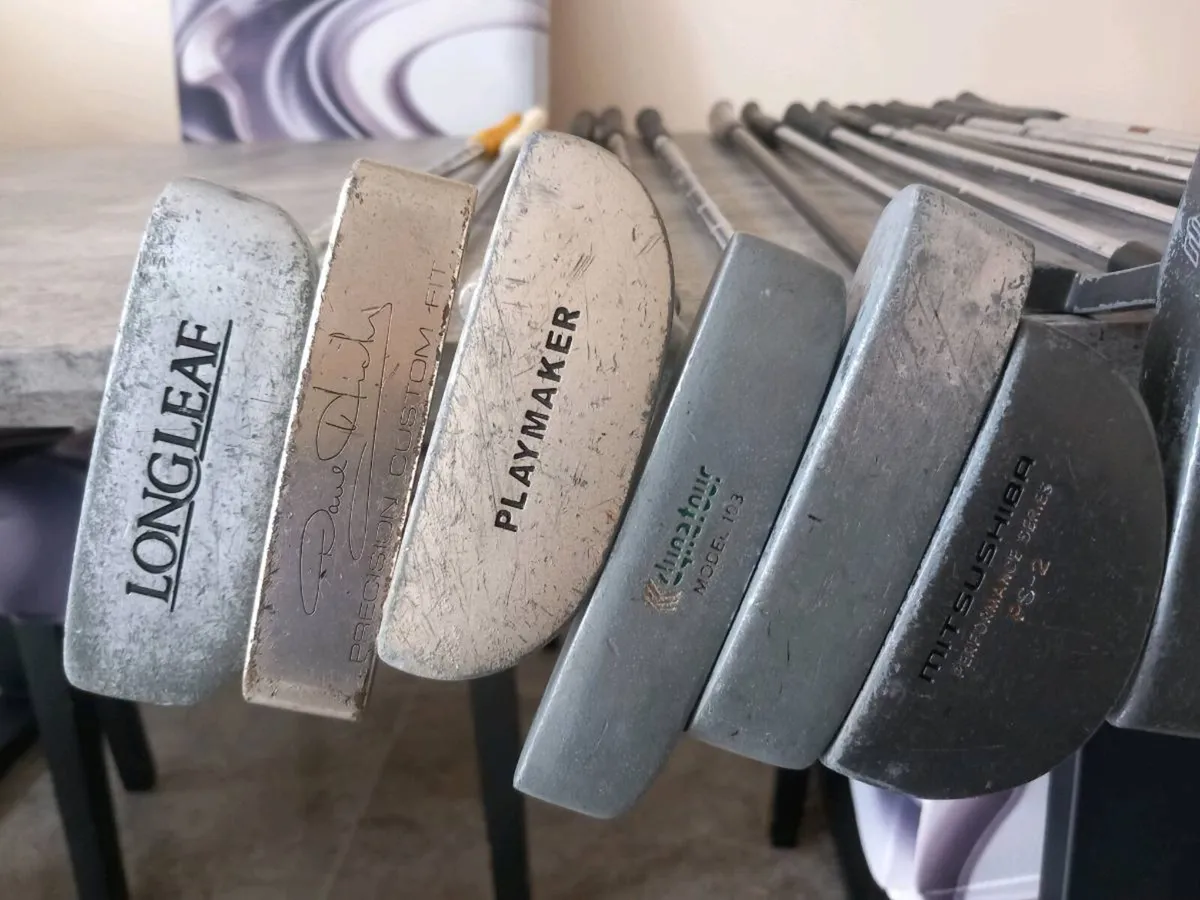 A selection of golf putters. Right handed clubs - Image 3