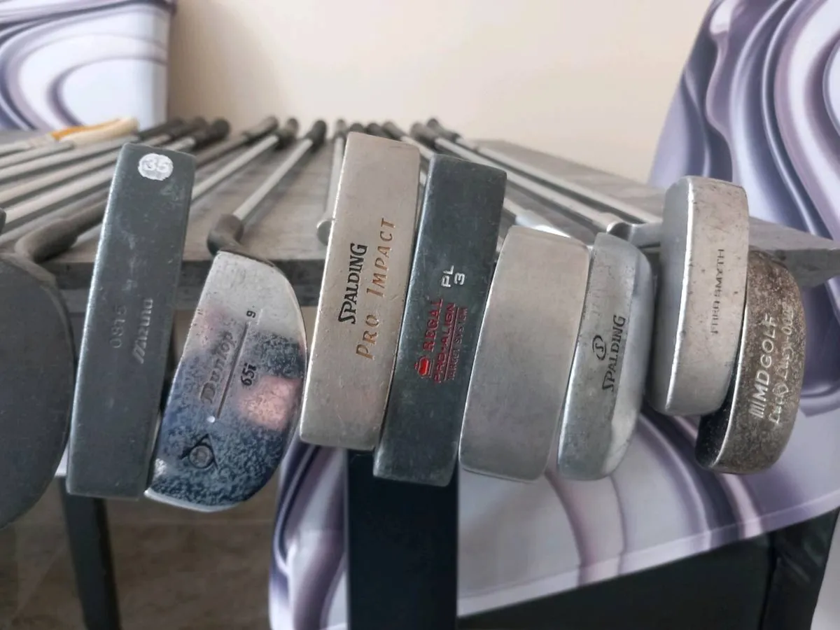 A selection of golf putters. Right handed clubs - Image 4