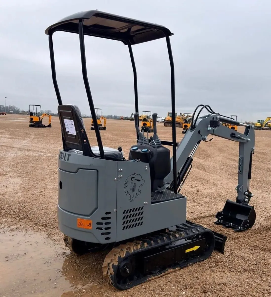 COLT 13D MINI DIGGER 1.3 TON DIESEL - Image 1