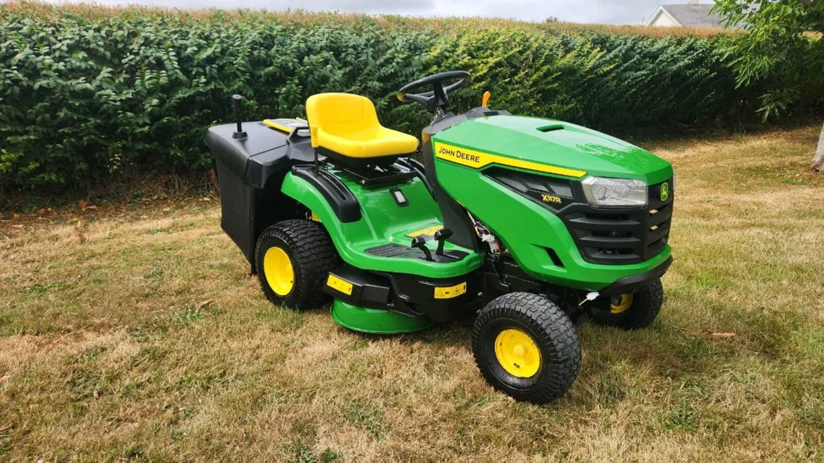John Deere X117R - Image 1