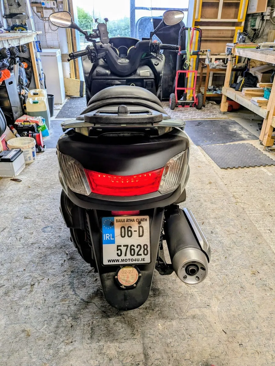 YAMAHA Majesty 400,  2006 - Image 2