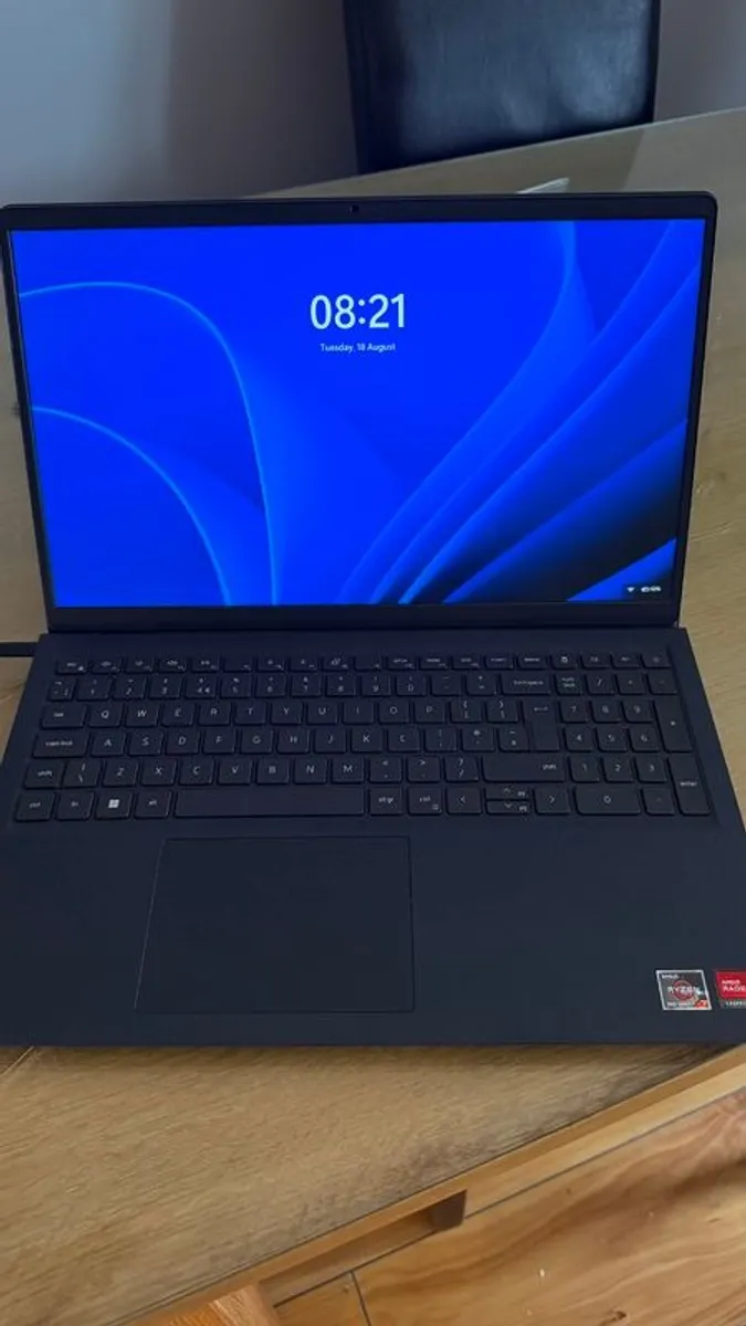 Dell 15 - Image 1