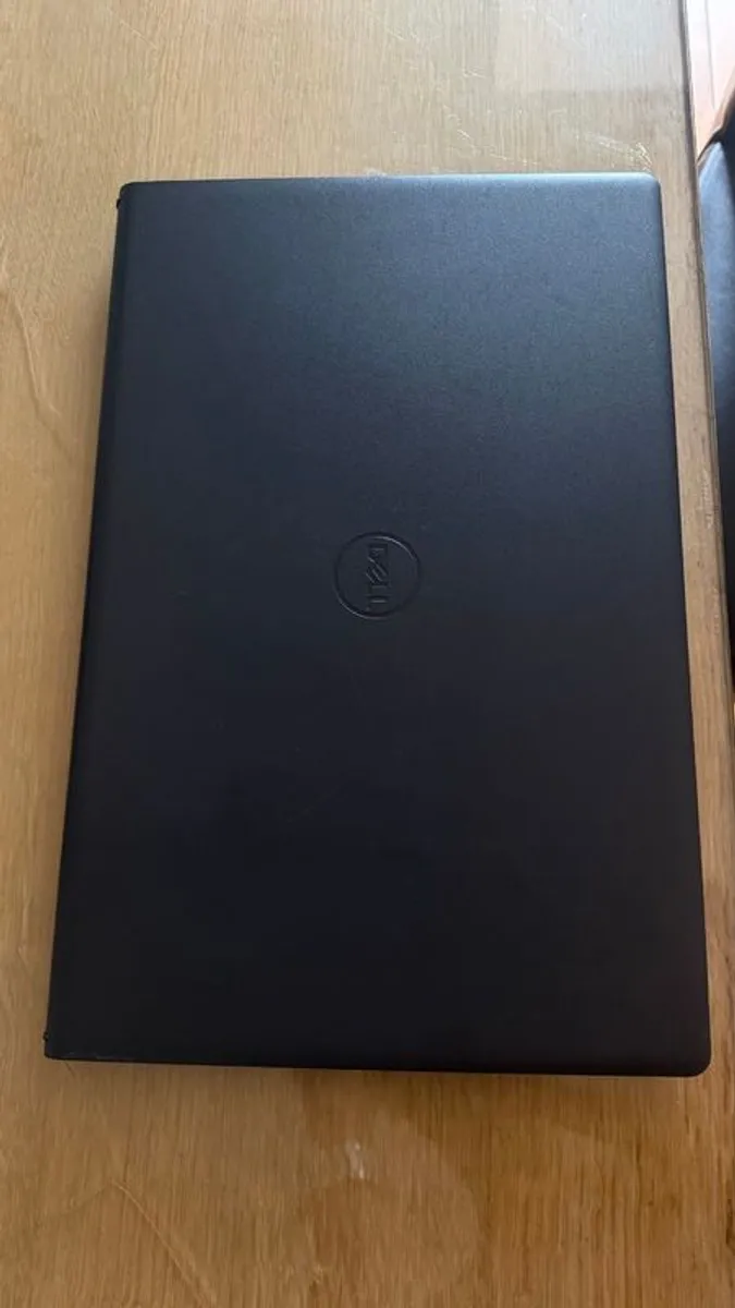 Dell 15 - Image 2