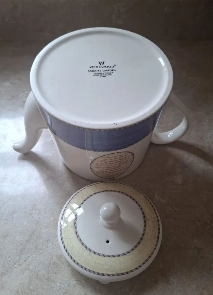Wedgewood Sarah's Garden teapot - Image 3