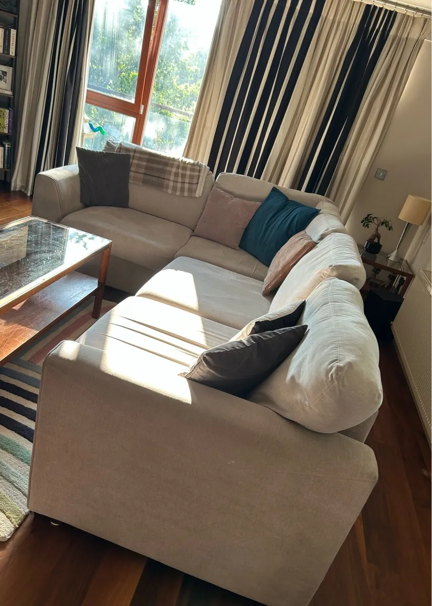Couch - Image 2