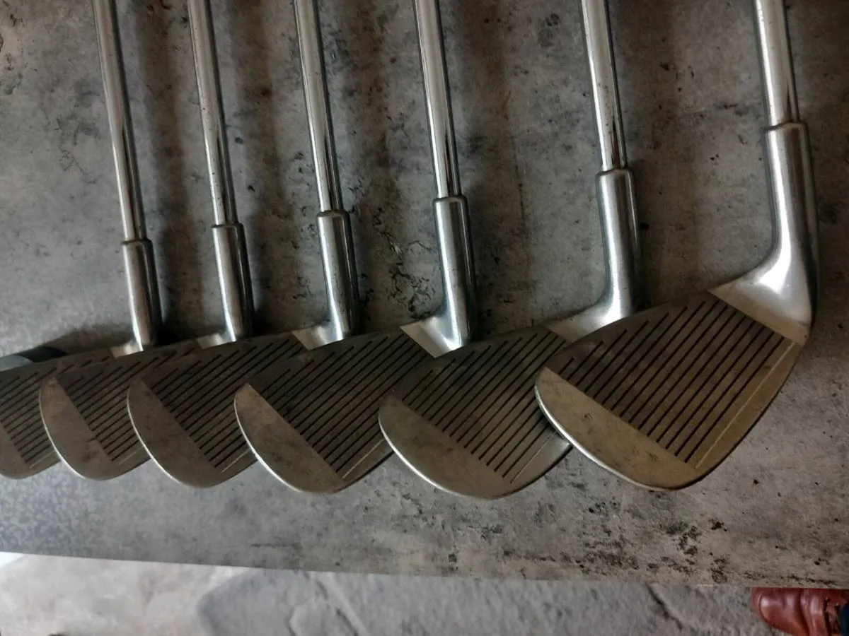 Golden eagle golf irons.  Right handed clubs - Image 3
