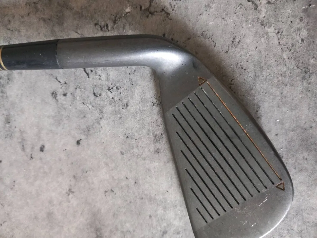 SSP golf 1 iron and case. - Image 3