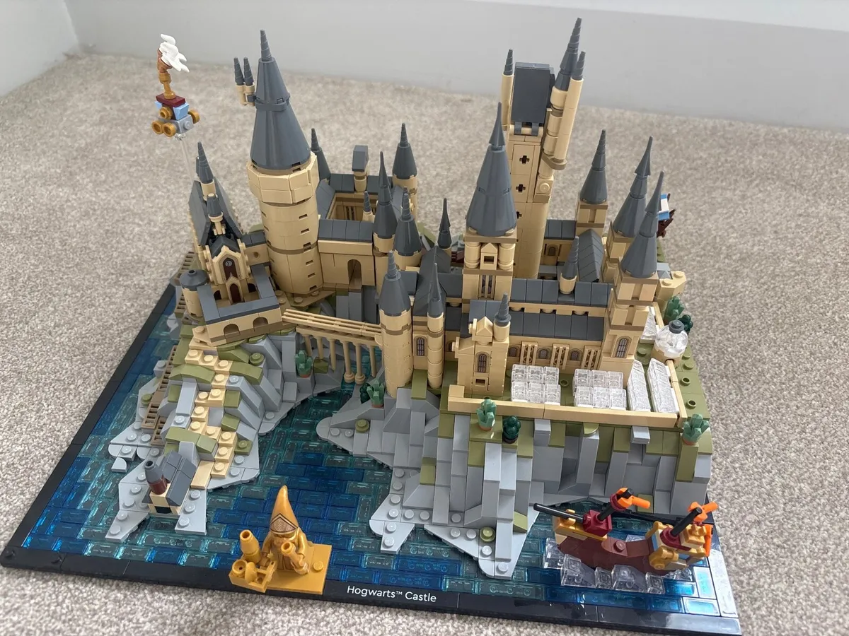 Completed Lego - Hogwarts Castle - Image 1