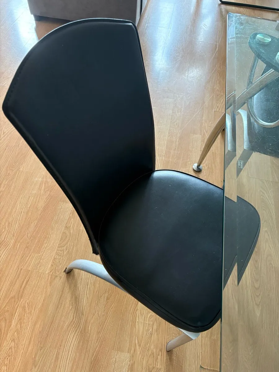 Dining table with 3 leather chairs - Image 3