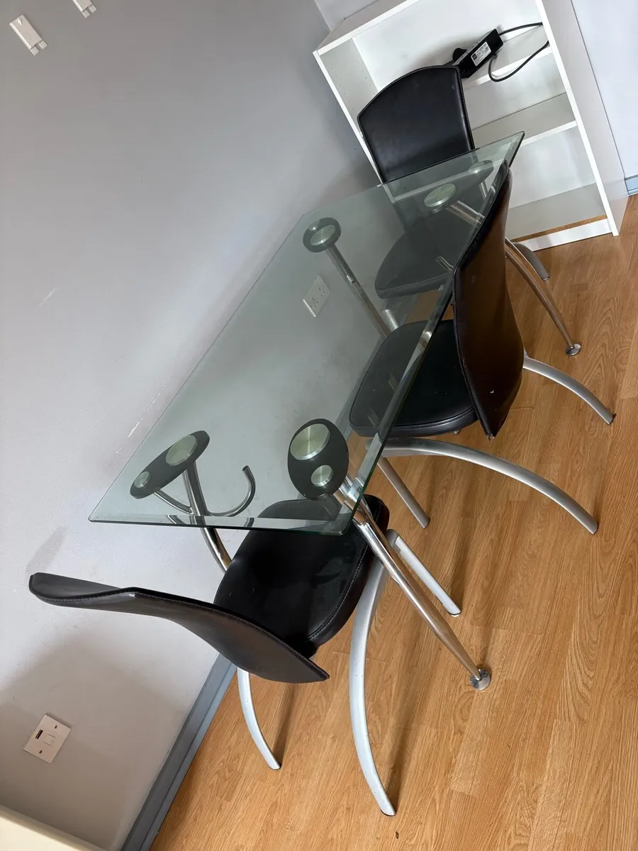 Dining table with 3 leather chairs - Image 4
