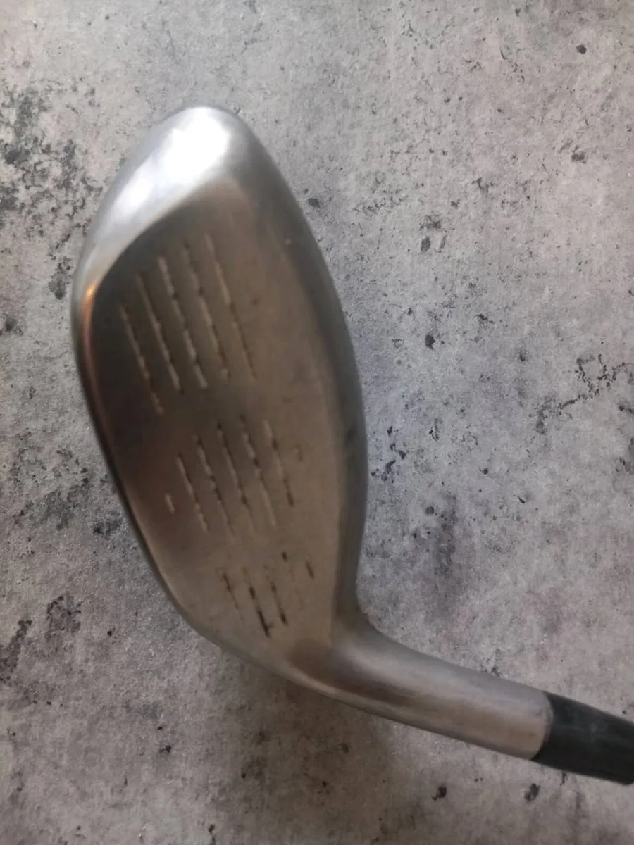 Ping golf hybrid 22 . Right handed club. - Image 2