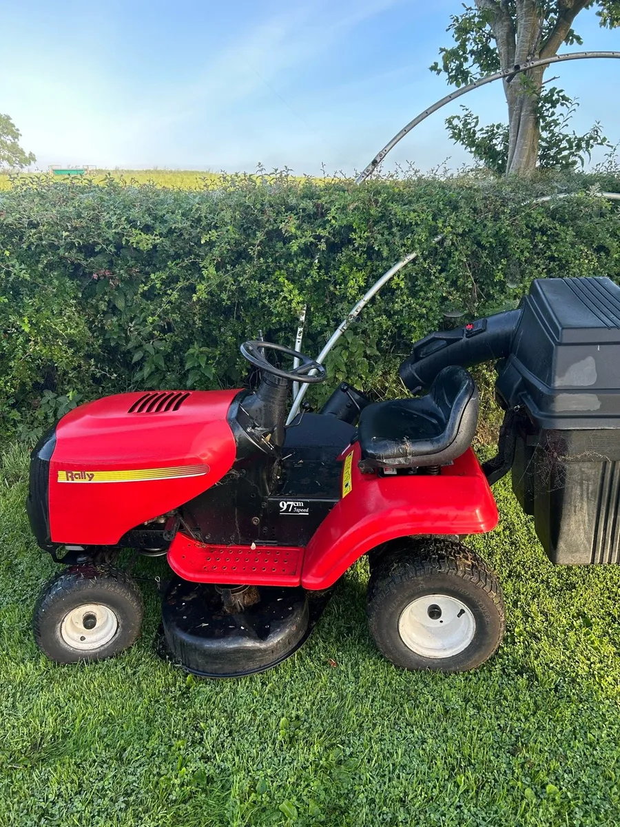 Ride on mower - Image 1