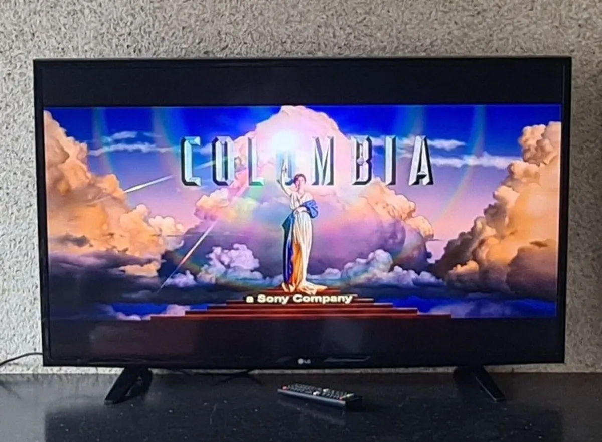 LG 43" 4K Ultra HD Smart TV  Excellent Working - Image 4