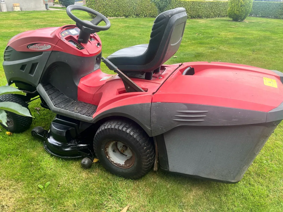 Ride on lawnmower - Image 3