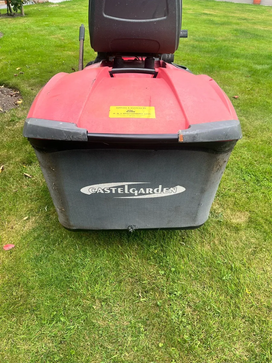 Ride on lawnmower - Image 4
