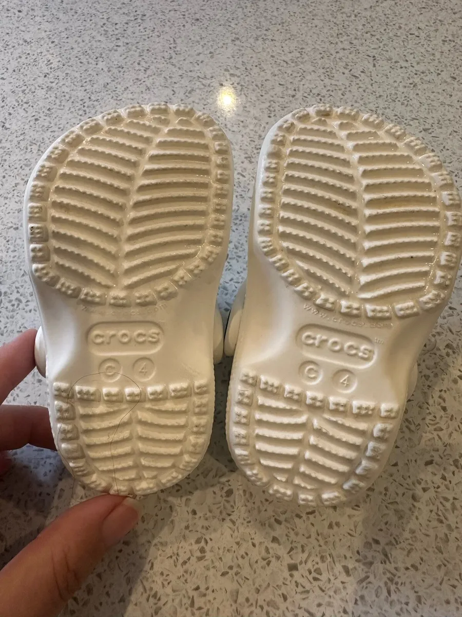 Infant crocs - Image 4