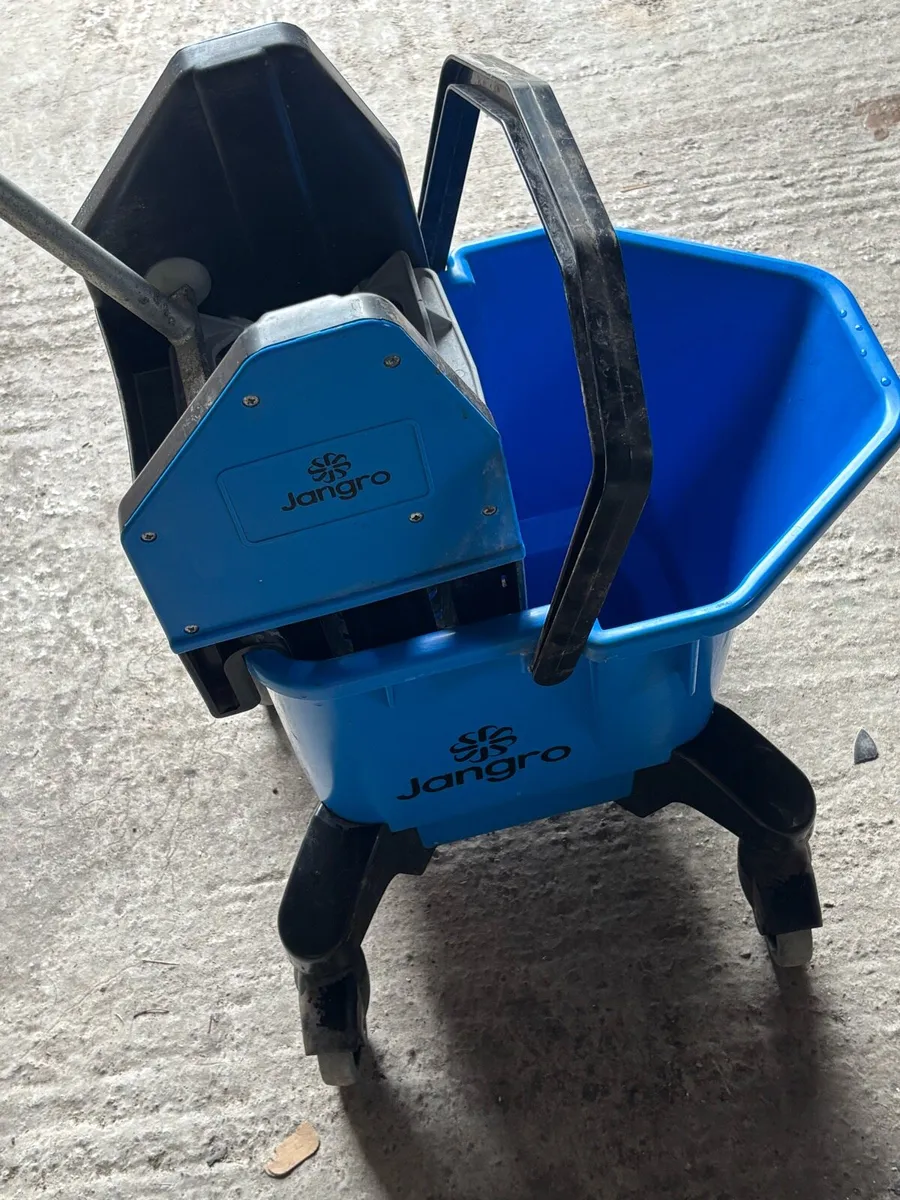 Cleaning Equipment - Image 4