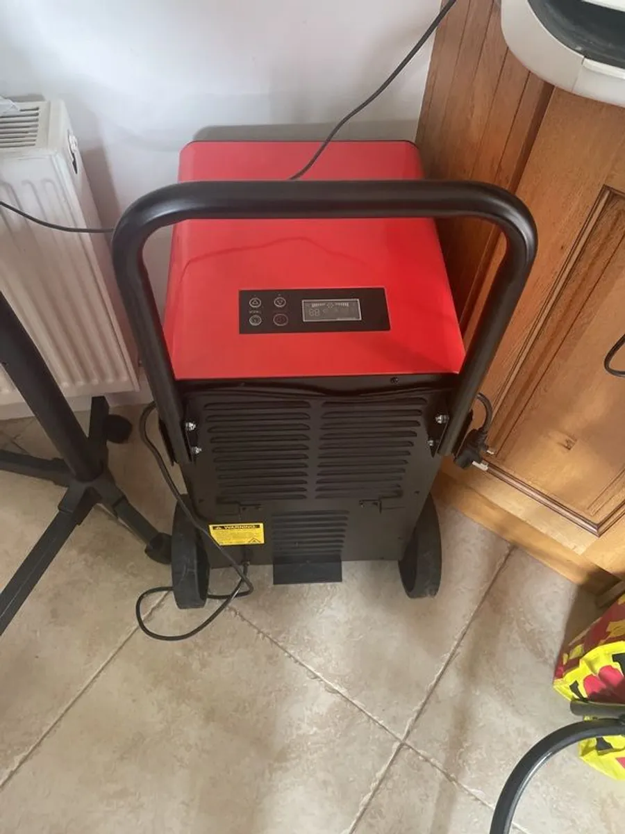 Sealey 30l industrial dehumidifier - Image 3