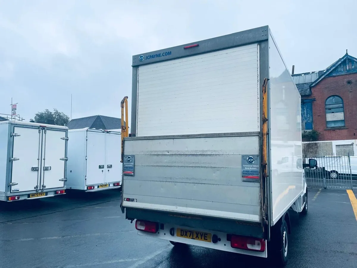 2021 Volkswagen Crafter Luton Box Van - Image 4