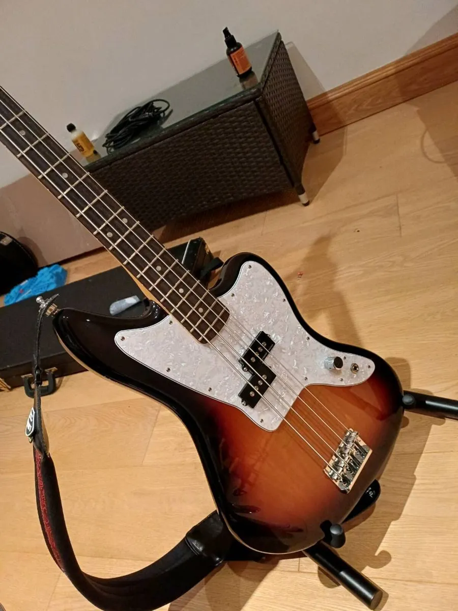 Fender Mark Hoppus Jag bass - Image 4