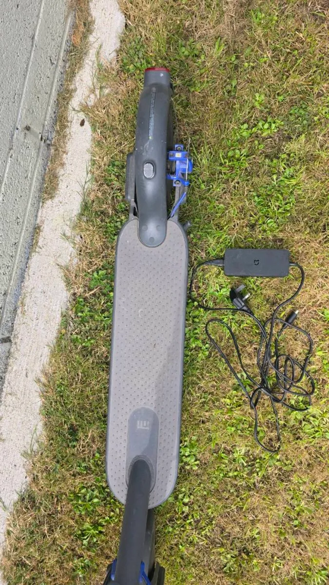 XIAOMI Mi pro 2 E scooter - Image 3