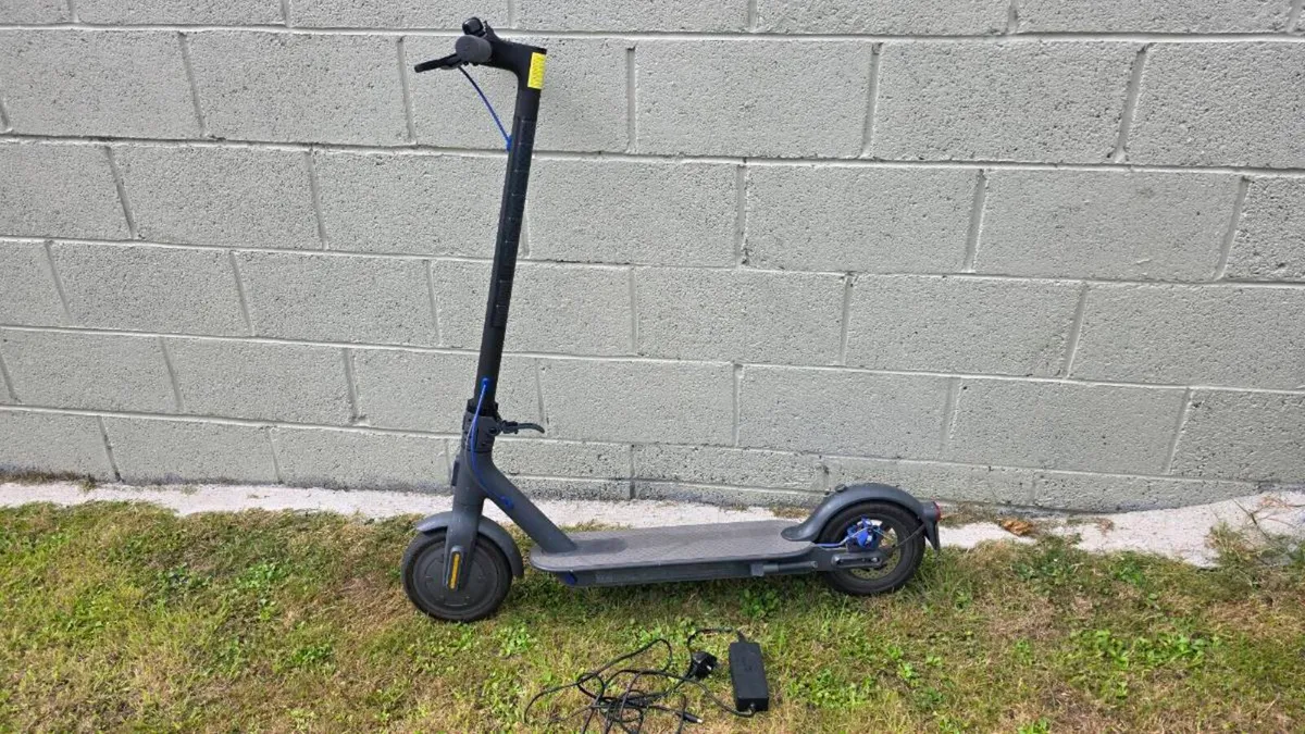 XIAOMI Mi pro 2 E scooter - Image 1