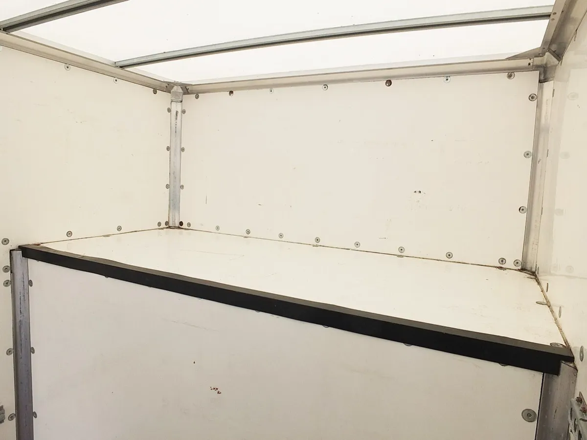 2021 Iveco Daily Luton Box Van - Image 4