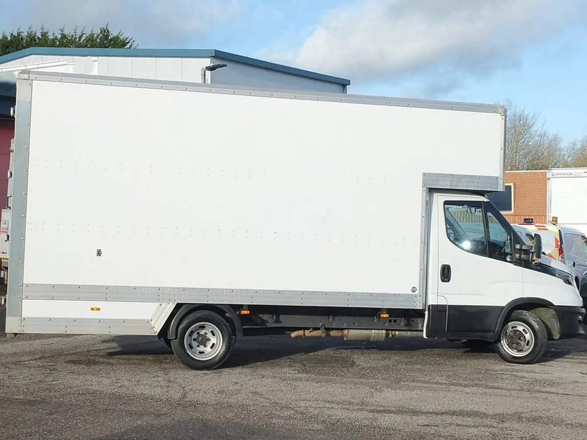2021 Iveco Daily Luton Box Van - Image 1