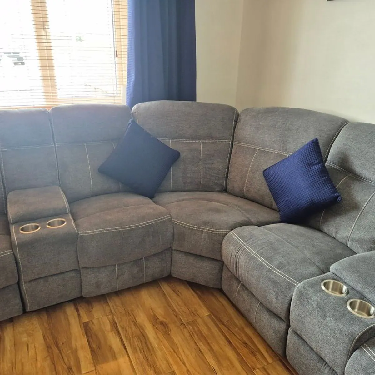 L shaped couch - Image 2