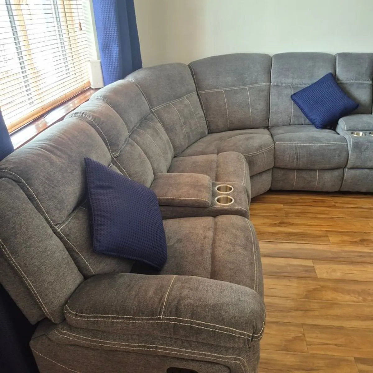 L shaped couch - Image 3