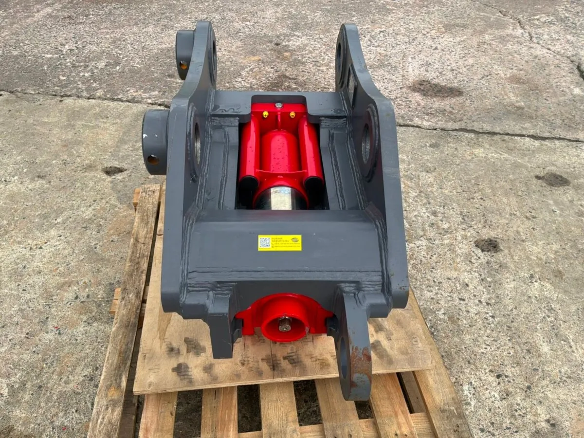 New / unused Strickland quick hitch...100mm pins.. - Image 4