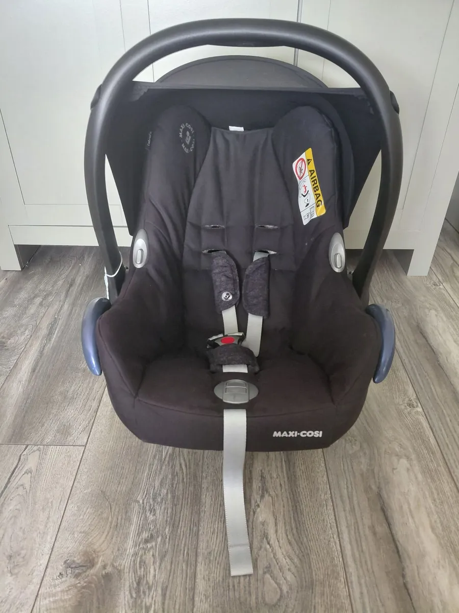 Maxi cosi car seat - Image 3
