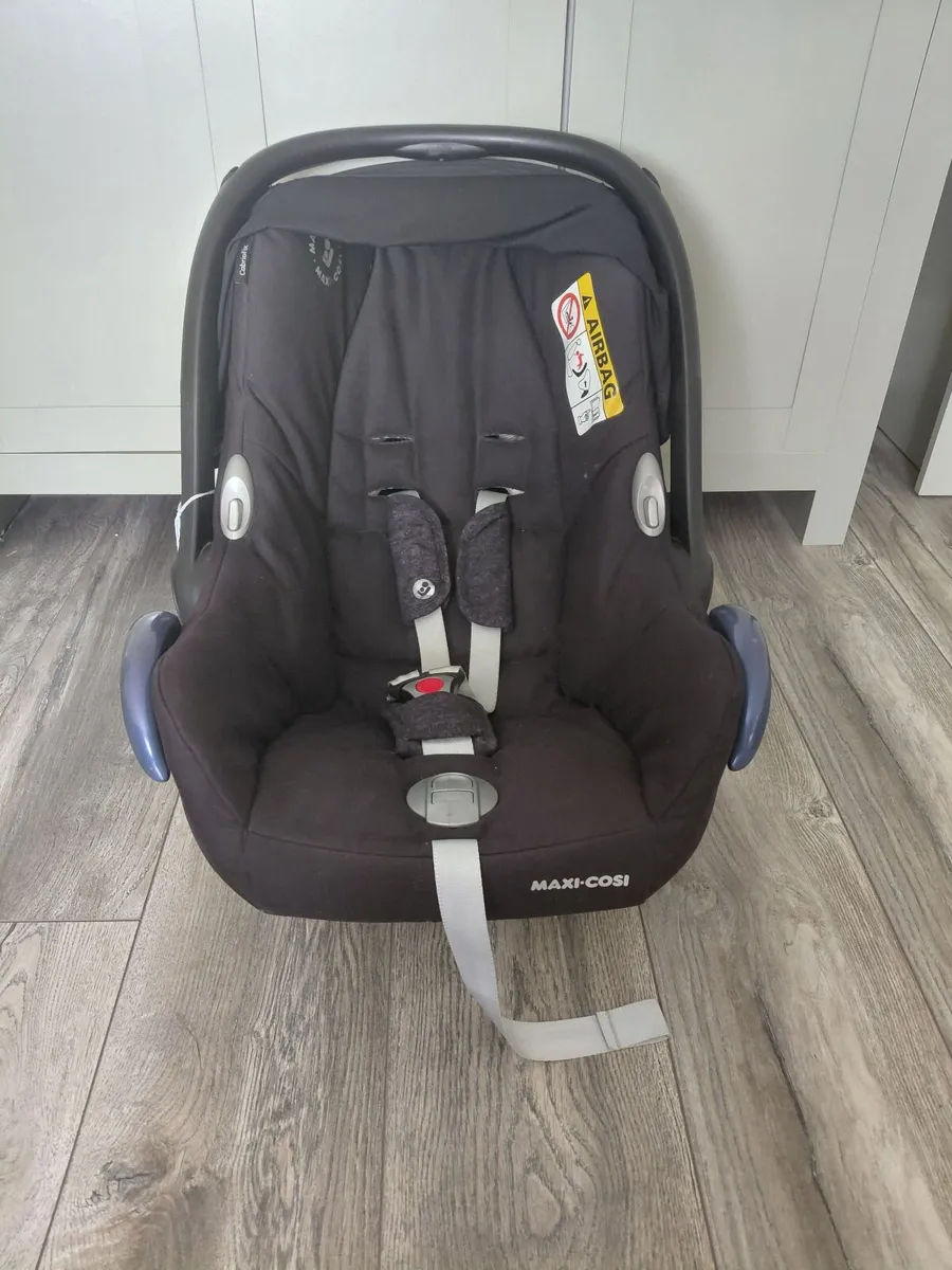 Maxi cosi car seat - Image 1