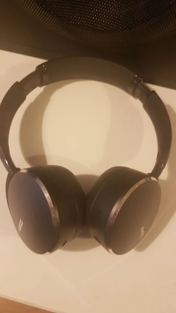 AKG Y500 - Bluetooth Headphones - Image 1
