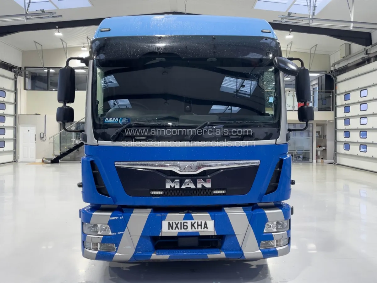 2016 MAN TGL 8.220 CURTAINSIDER - Image 2