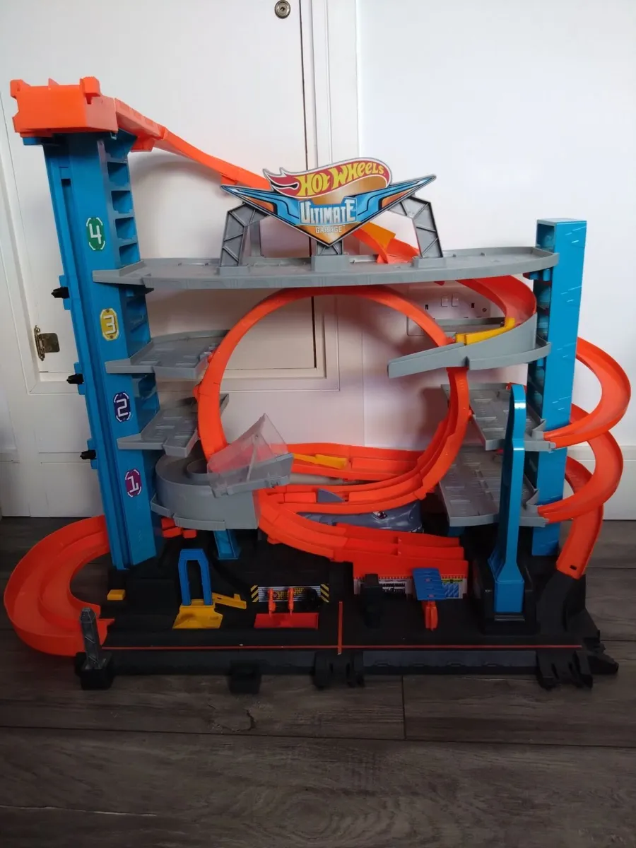 Hot Wheels Ultimate Garage City Playset - Image 1