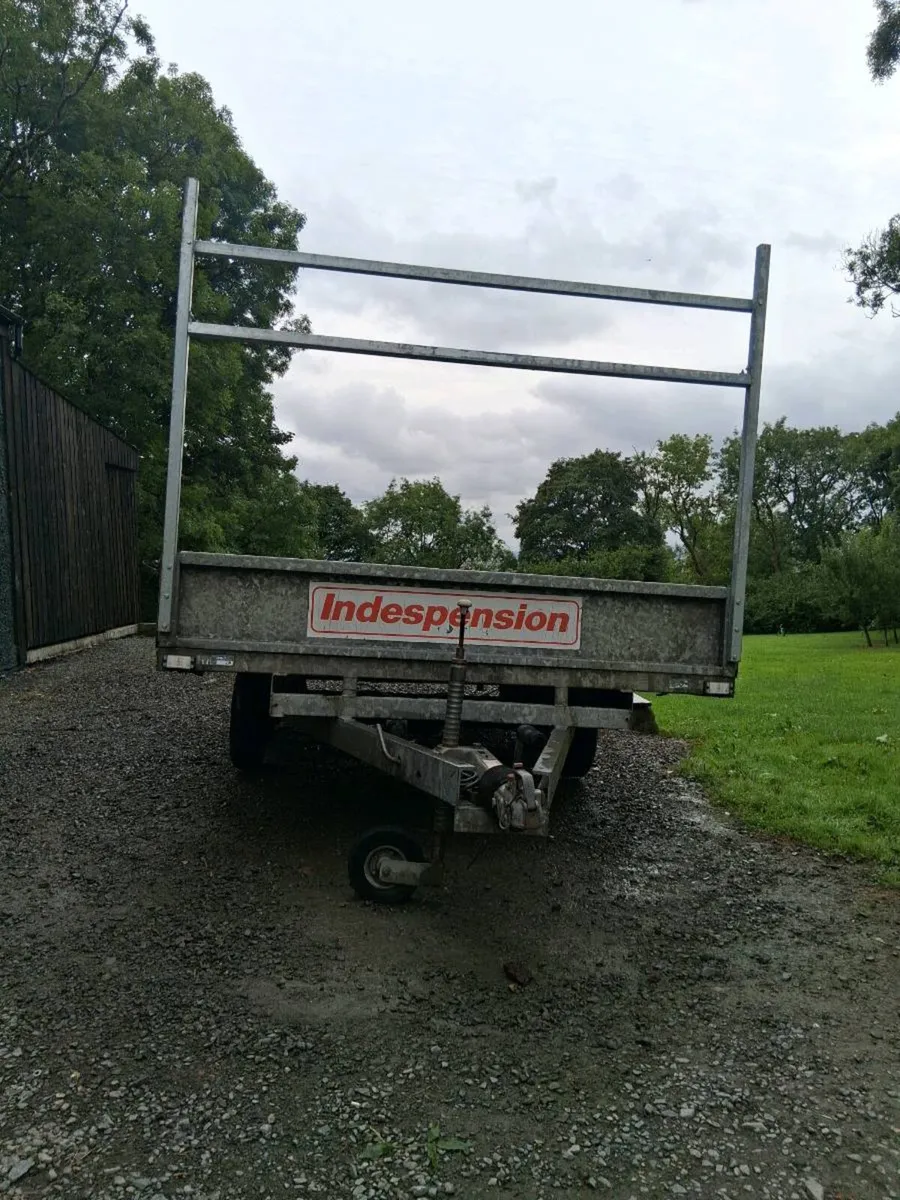 Trailer - Image 1
