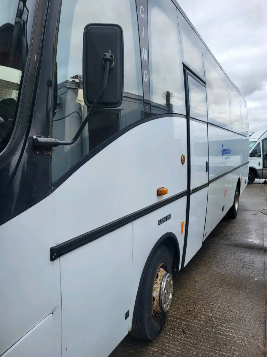 04 mercedes bus 33 + 1 +driver - Image 1
