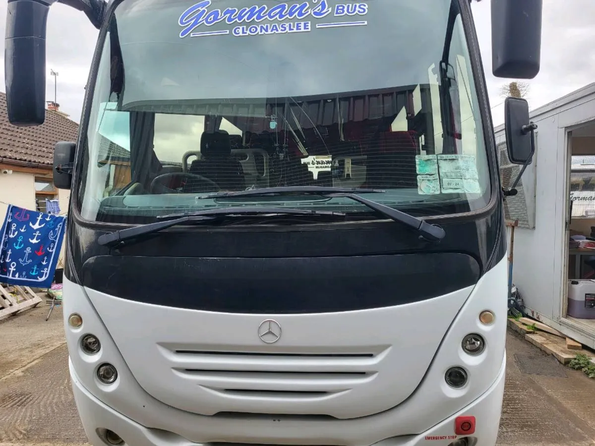 04 mercedes bus 33 + 1 +driver - Image 2