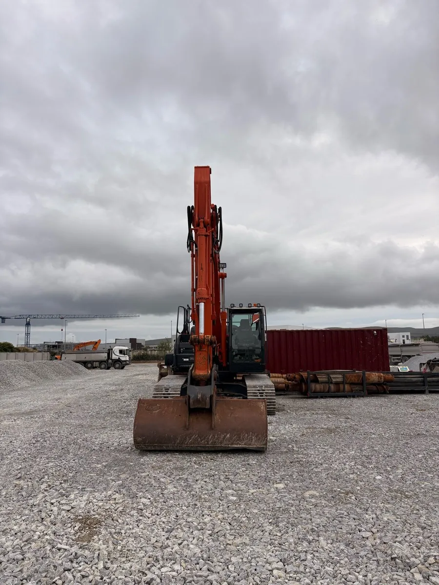 210 Hitachi for Hire