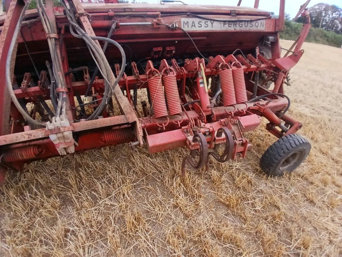 Massey ferguson 30 corn drill 4 meter - Image 2
