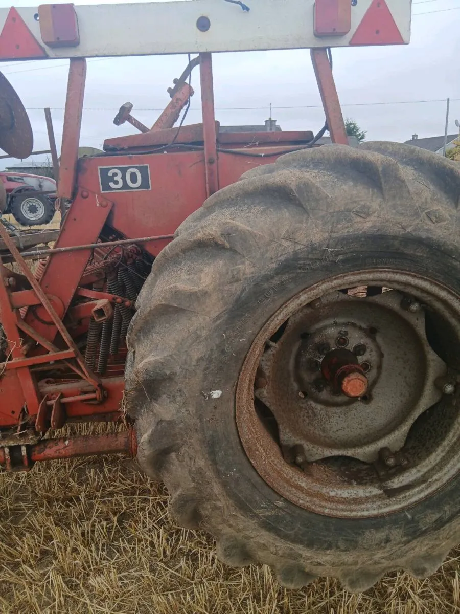 Massey ferguson 30 corn drill 4 meter - Image 4