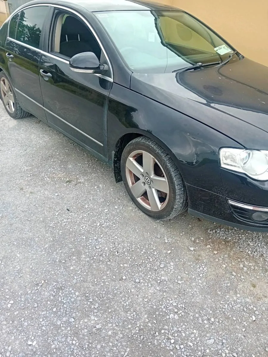 08 vw passat for breaking - Image 3