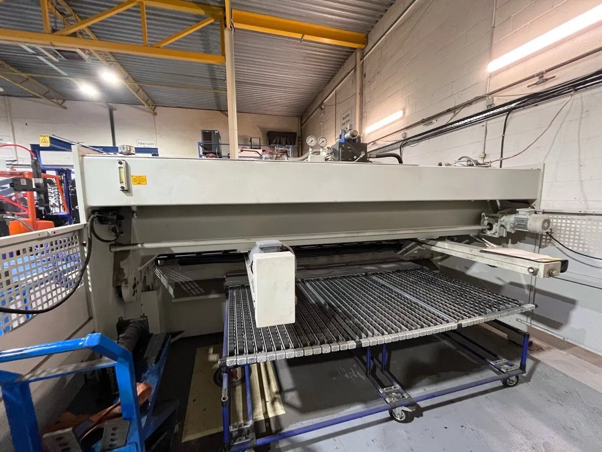 Guillotine for sale - Image 2