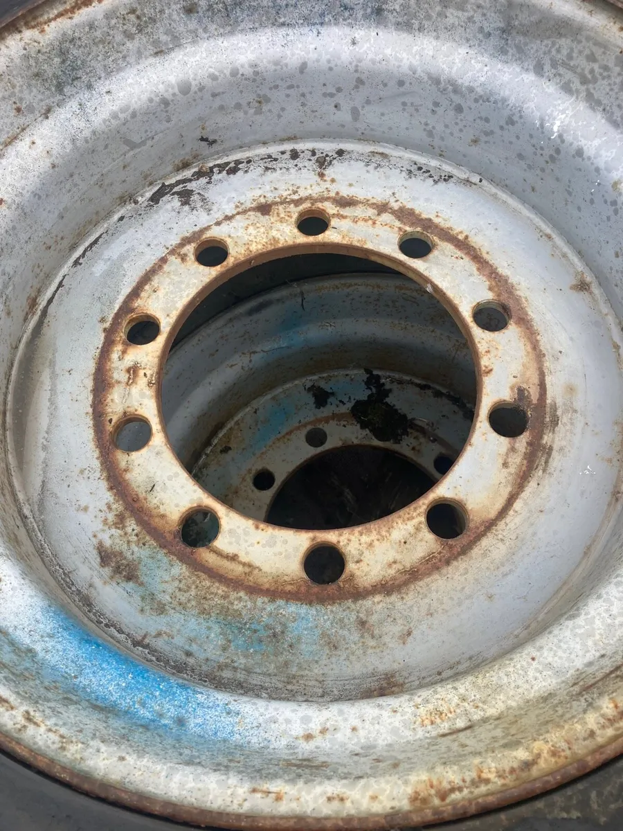 Genie Foam filled wheels - Image 3