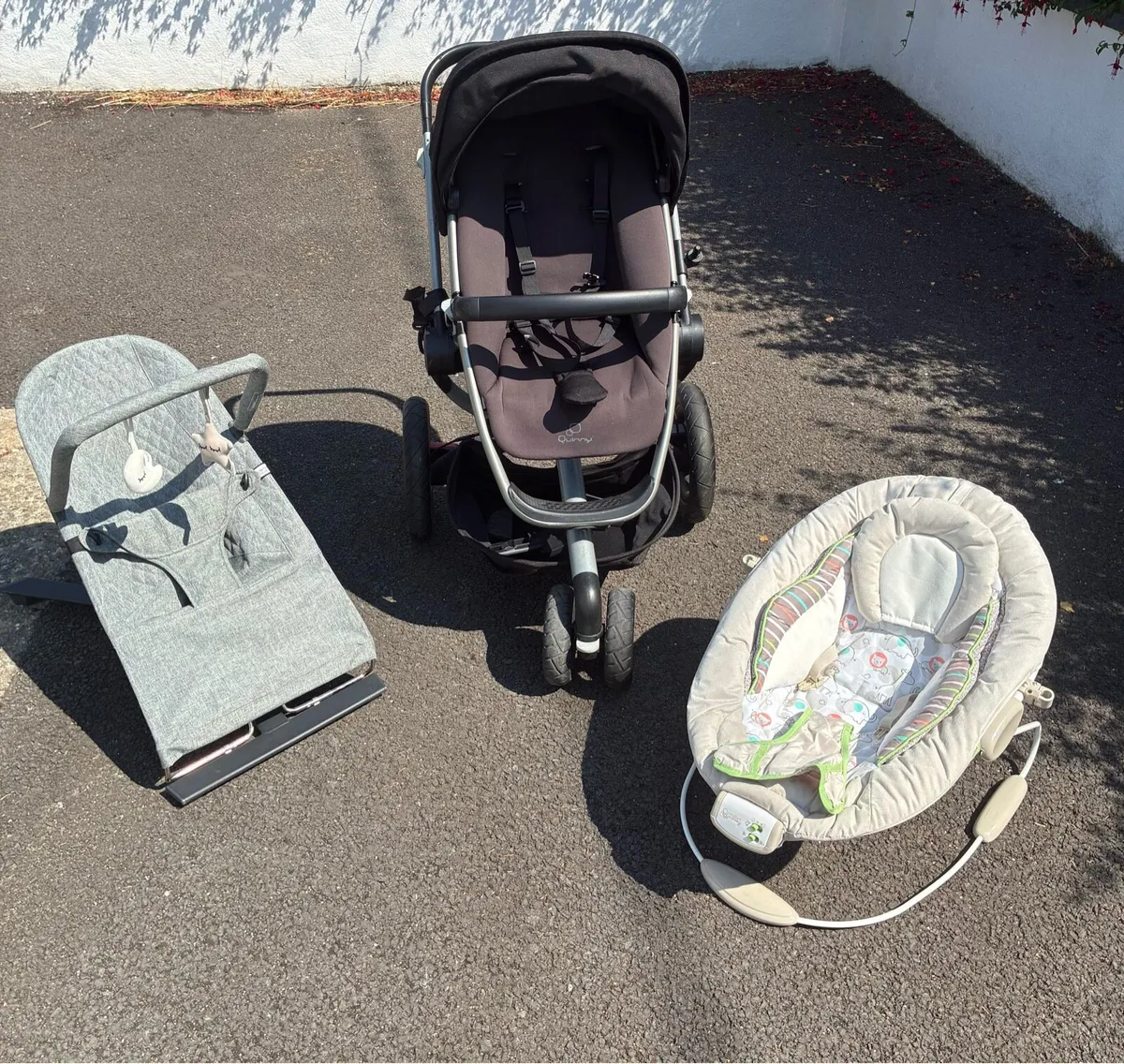 Quinny Travel System and 2 bouncers - Image 1